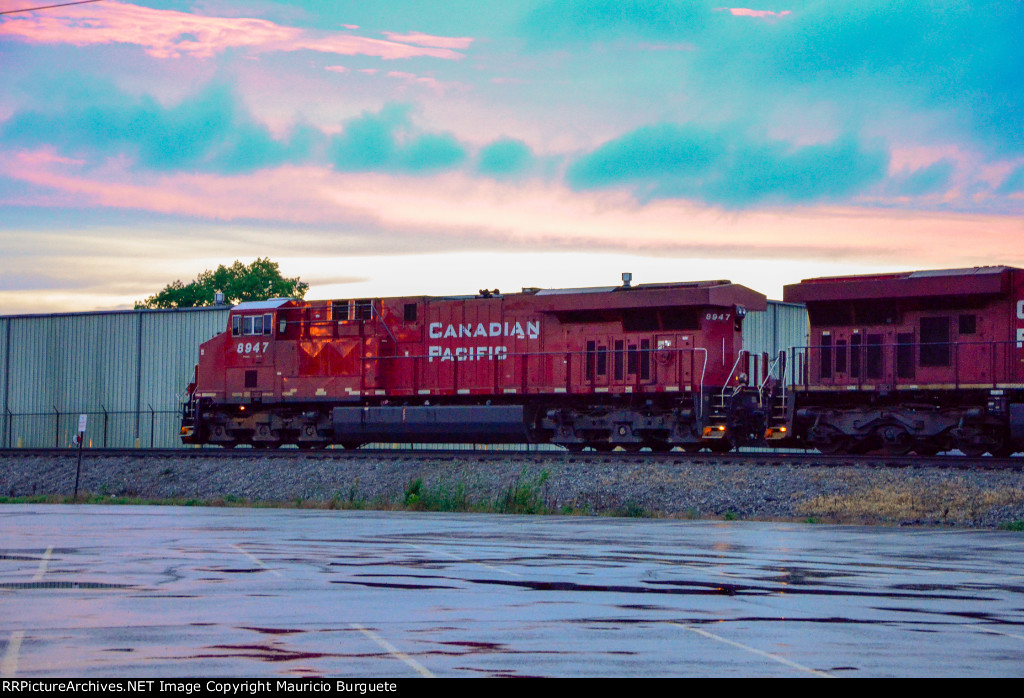 CP ES44AC Locomotive